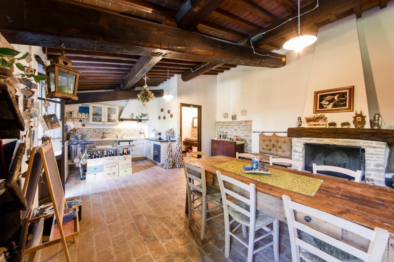 Le Terre Di Caprano Hotel Citta di Castello Luaran gambar