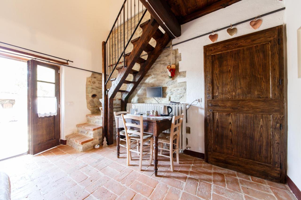 Le Terre Di Caprano Hotel Citta di Castello Luaran gambar